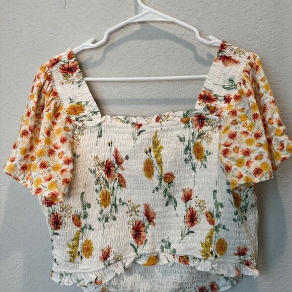 Torrid Cream Orange Floral Smocked Flutter Sleeve Cropped Top - Size 1X - EUC - Picture 6 of 7